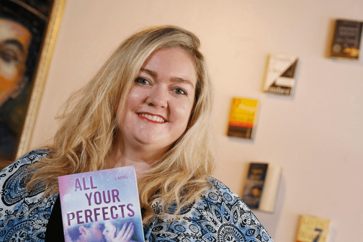 Новая книга Колин Гувер «IT STARTS WITH US»